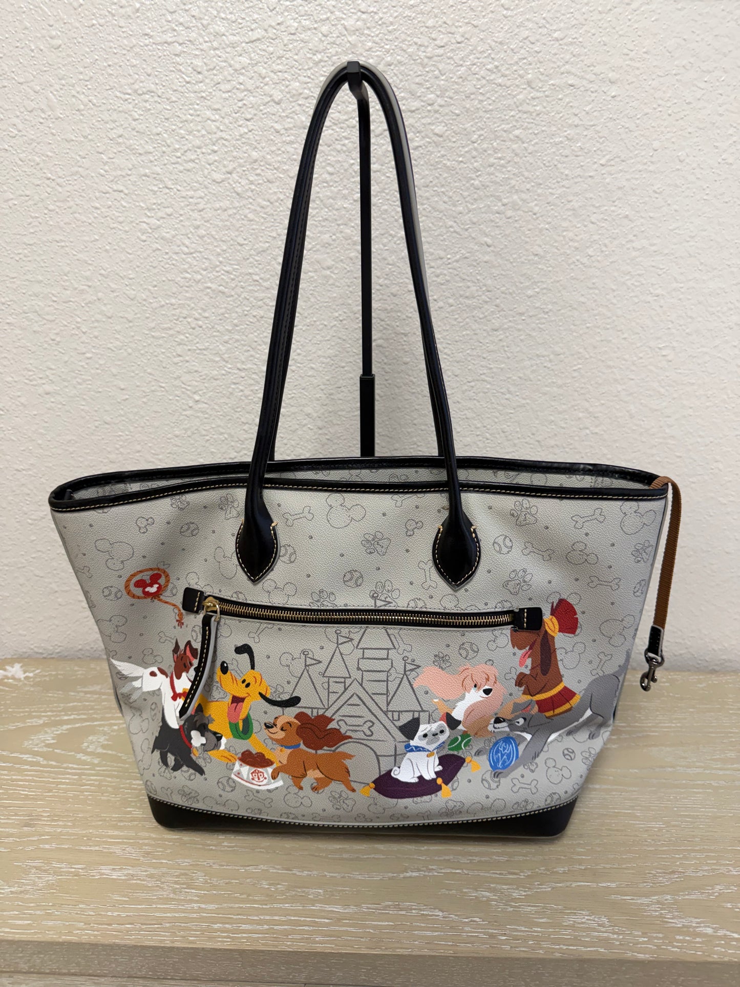 Dooney & Bourke